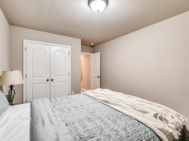 bedroom with a closet