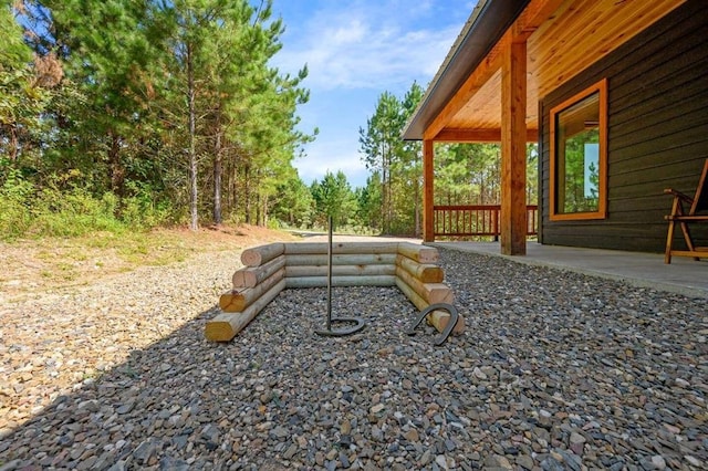 view of yard featuring a patio area