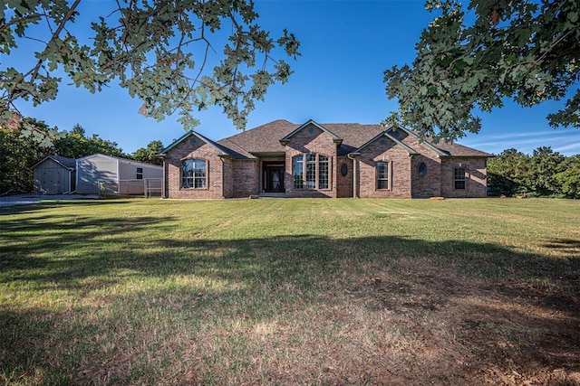 view of front of house featuring a front yard