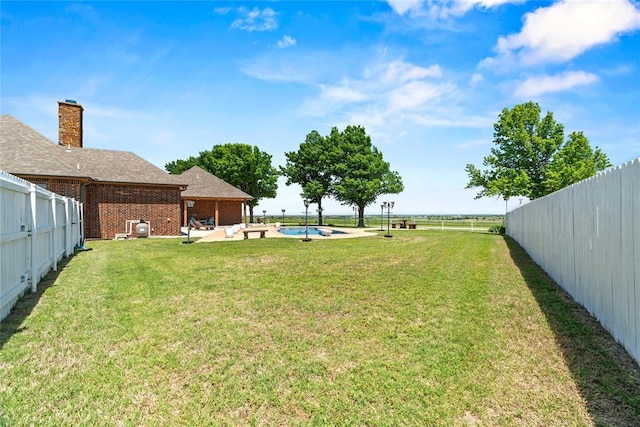 view of yard featuring a patio area
