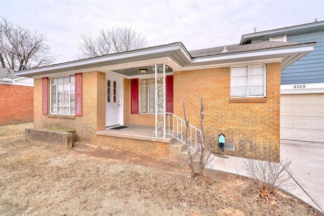 single story home featuring a garage