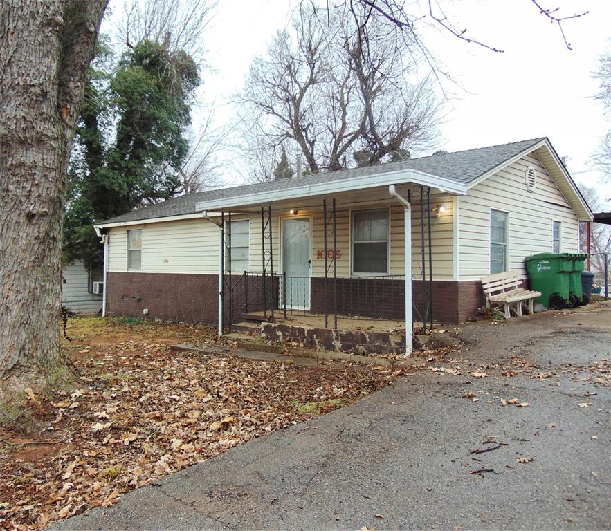 view of front of home featuring covered porch