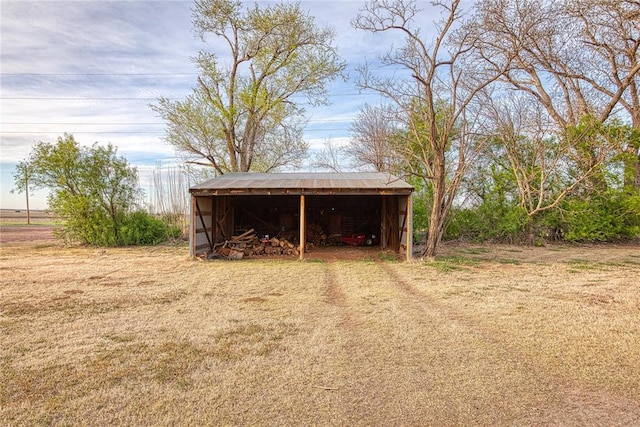 view of outdoor structure