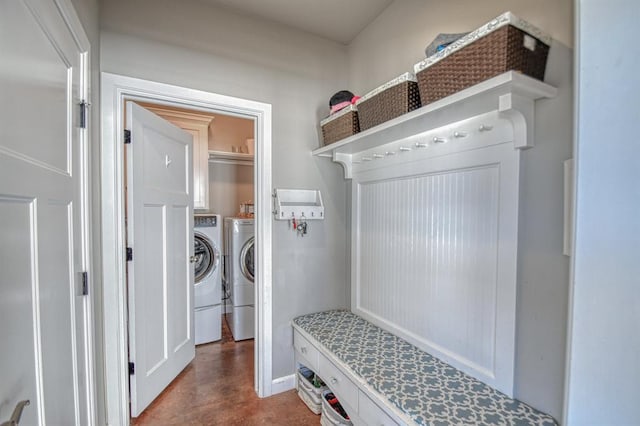 mudroom featuring washing machine and clothes dryer