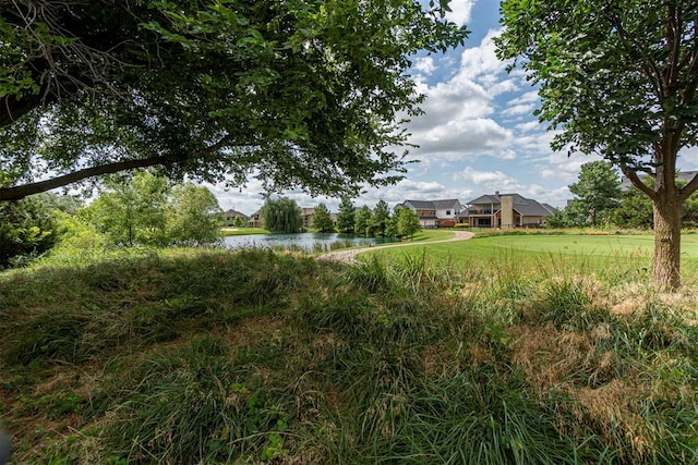 view of yard featuring a water view