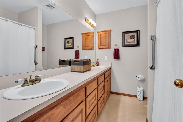 bathroom with vanity