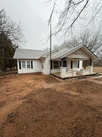 view of front of property with a porch