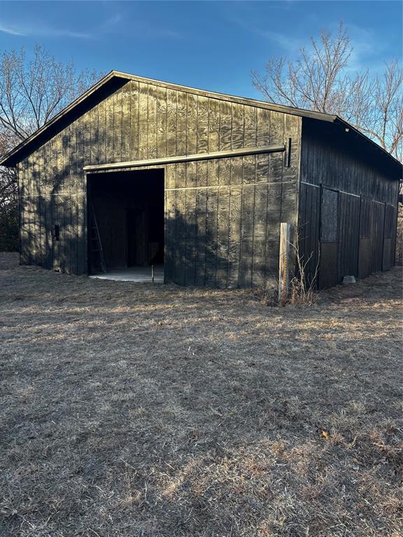 view of outdoor structure