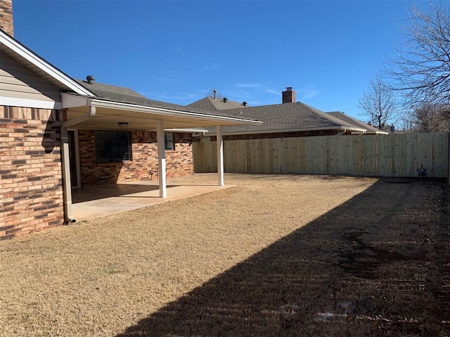 view of yard featuring a patio