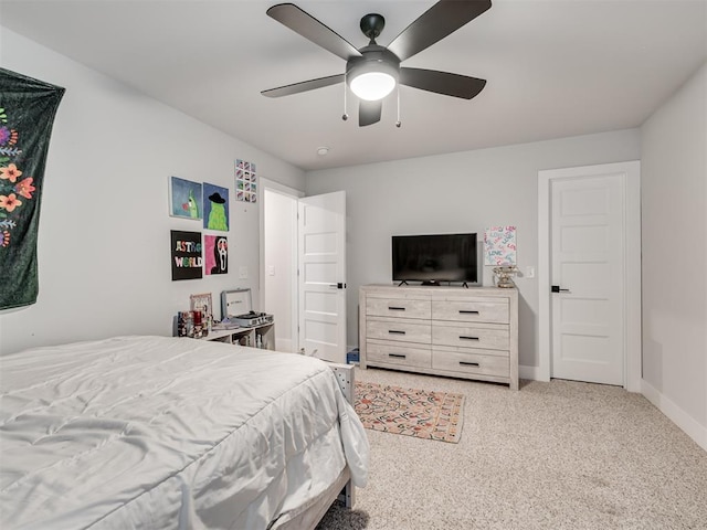 bedroom with ceiling fan