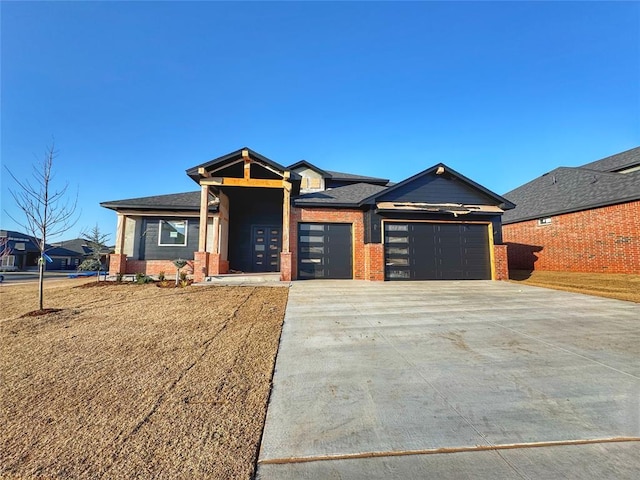 view of front facade with a garage