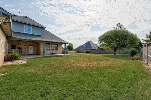 view of yard featuring a patio area