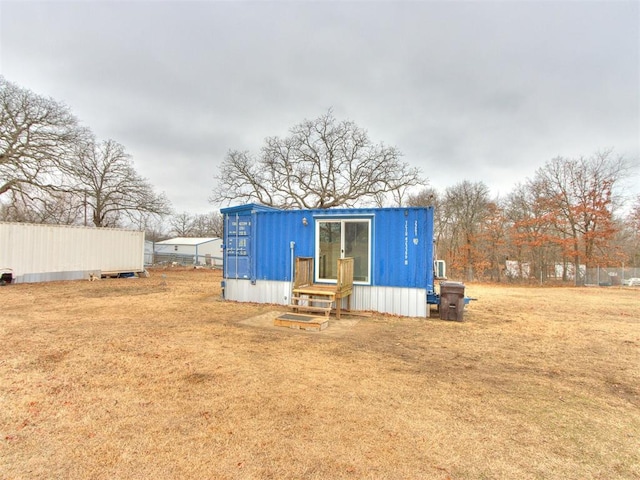 exterior space featuring a yard