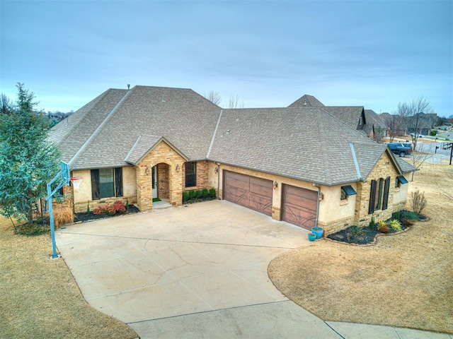 view of front facade with a garage