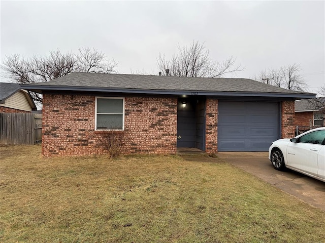 single story home featuring a front yard