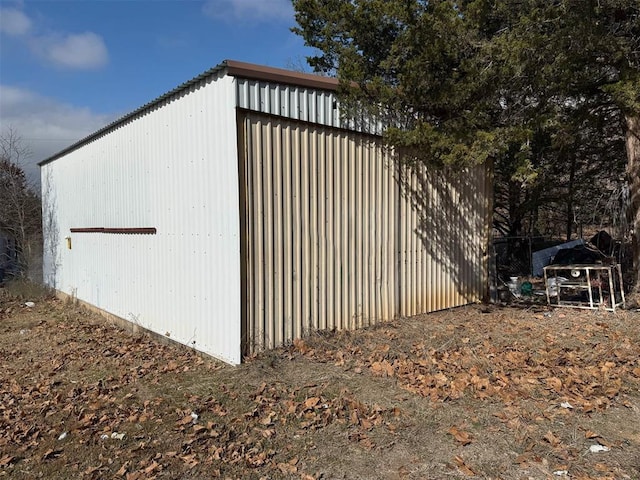 view of outbuilding