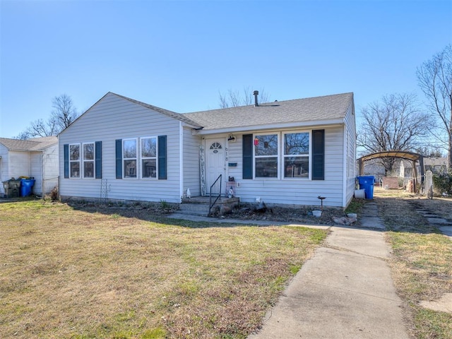 view of front facade with a front lawn