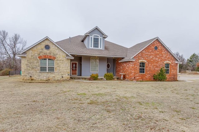 view of front of house with a front yard