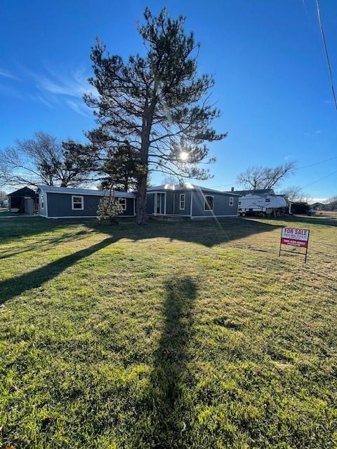804 Walker Ave, Lone Wolf, OK 73655 - photo 4