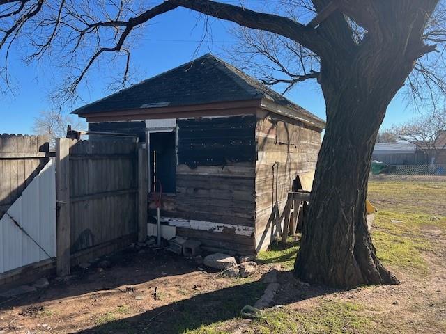 804 Walker Ave, Lone Wolf, OK 73655 - photo 9