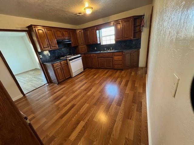 804 Walker Ave, Lone Wolf, OK 73655 - photo 16