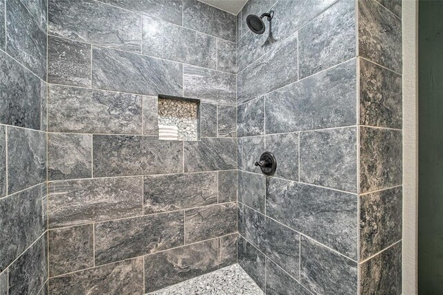 670 Pine Meadow Ln, Broken Bow, OK 74728 - interior details with tiled shower