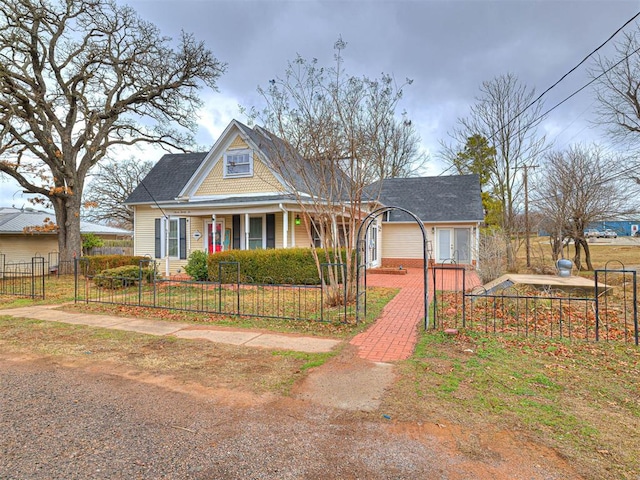 view of front of property