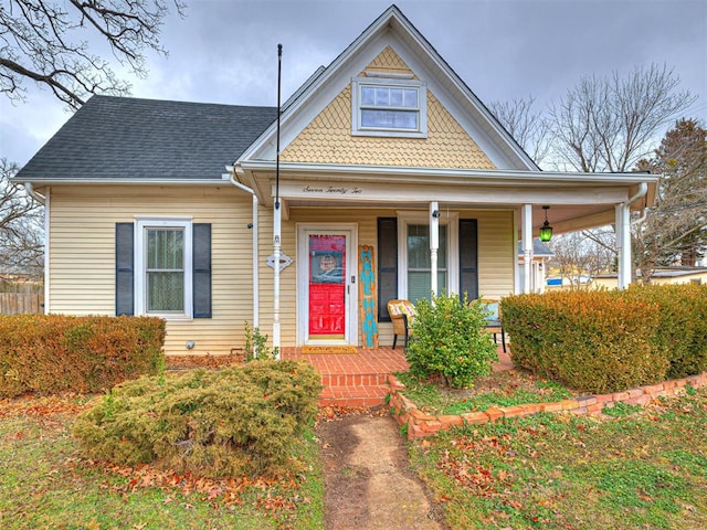 view of front of property featuring a porch