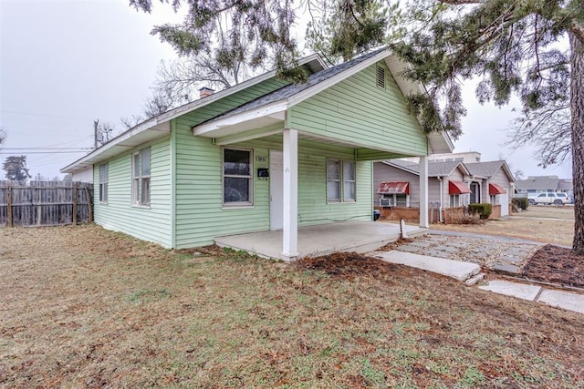 view of front of home featuring a patio area