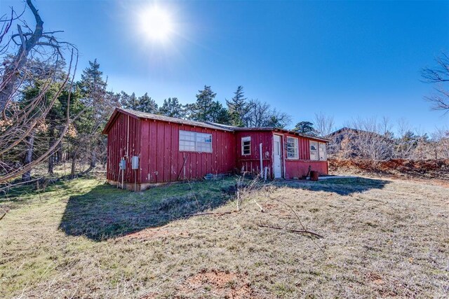 21731 E Fifth St, Hinton, OK 73047 - exterior space with a front yard