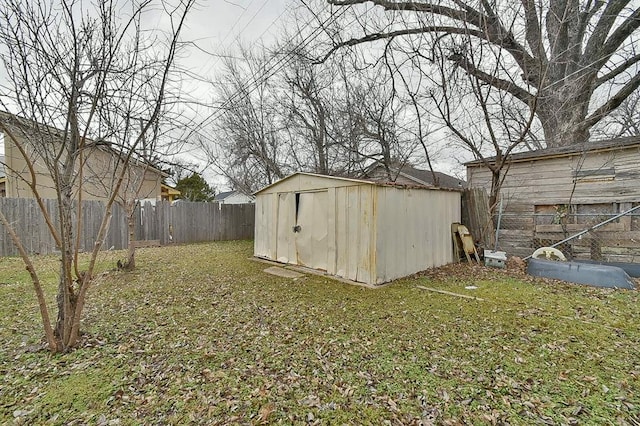 view of outdoor structure with a yard