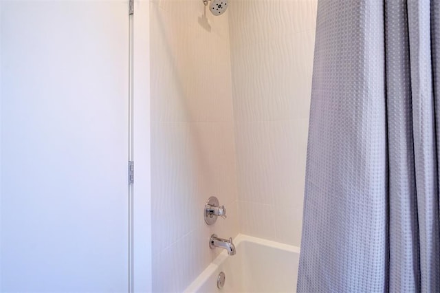 841 NW 6th St, Oklahoma City, OK 73106 - full bath with shower / bath combination with curtain
