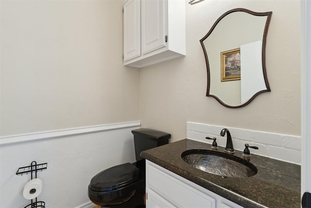 1408 NW 147th St, Edmond, OK 73013 - half bathroom featuring vanity and toilet