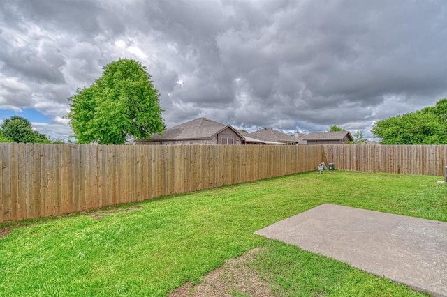 10700 NW 36th Pl, Yukon, OK 73099 - view of yard featuring a patio area