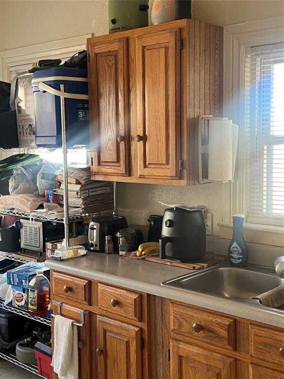 506 N Broadway St, Marlow, OK 73055 - kitchen featuring sink