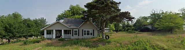 view of front of property featuring a porch