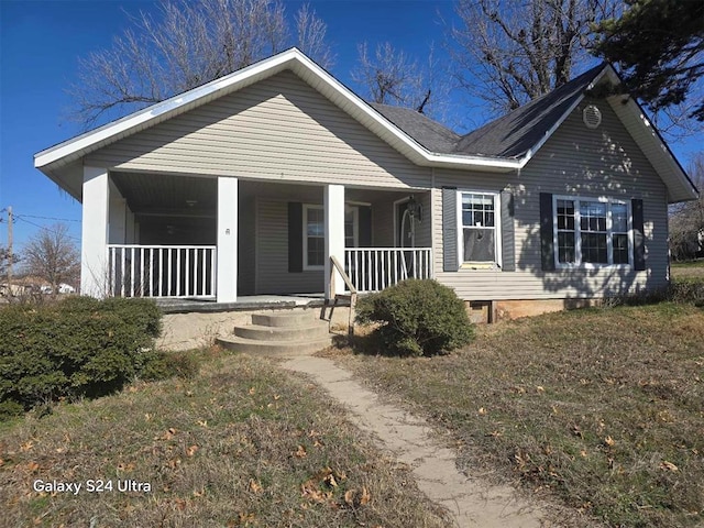 view of front of property featuring a porch