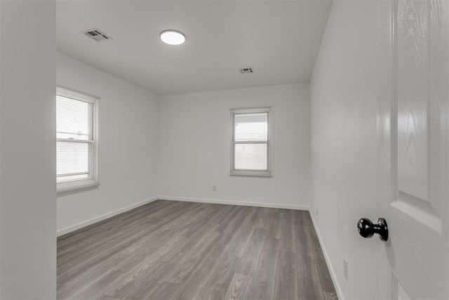 1617 NW 31st St, Oklahoma City, OK 73118 - empty room with light wood-type flooring