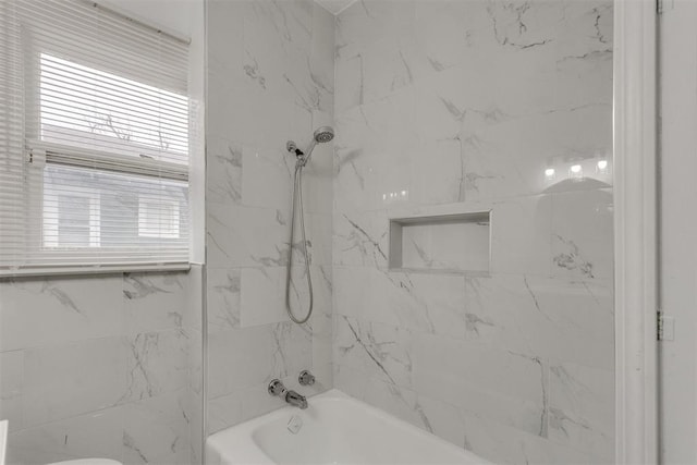1617 NW 31st St, Oklahoma City, OK 73118 - bathroom with tiled shower / bath