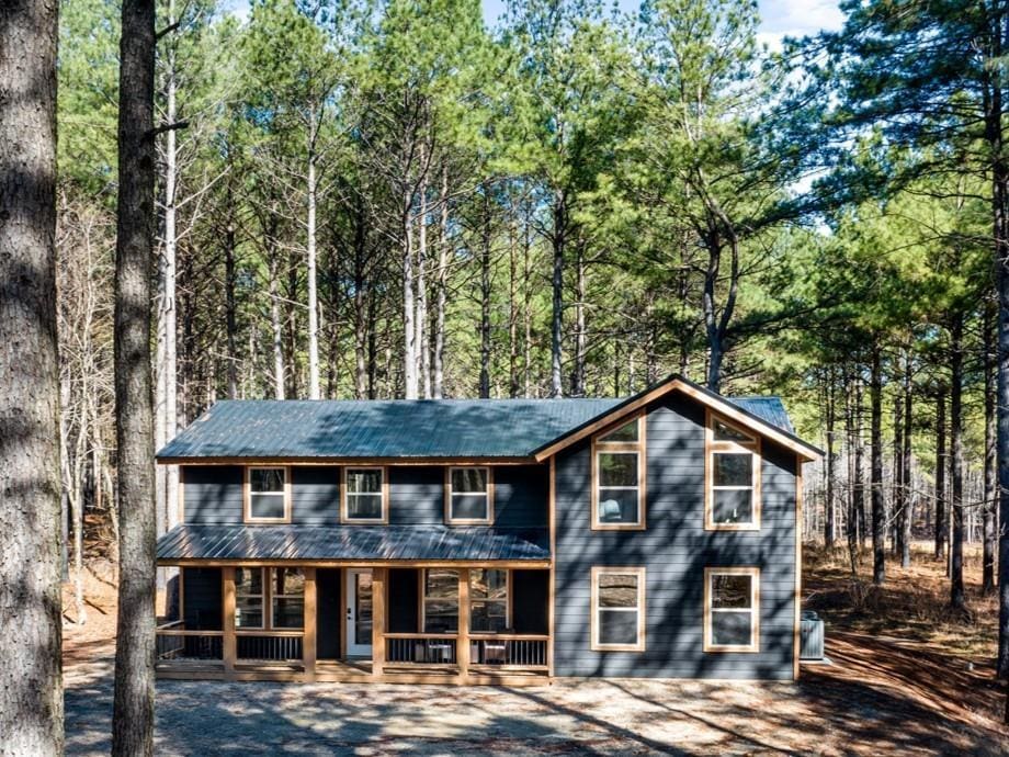 view of front of house featuring covered porch