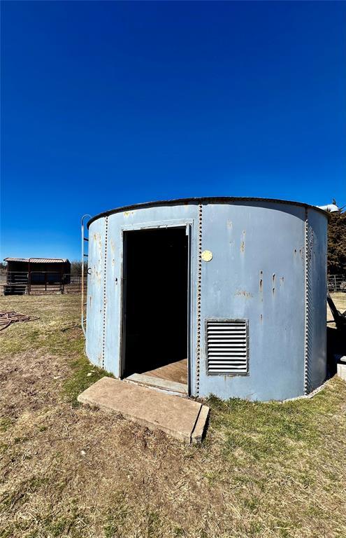 view of outdoor structure