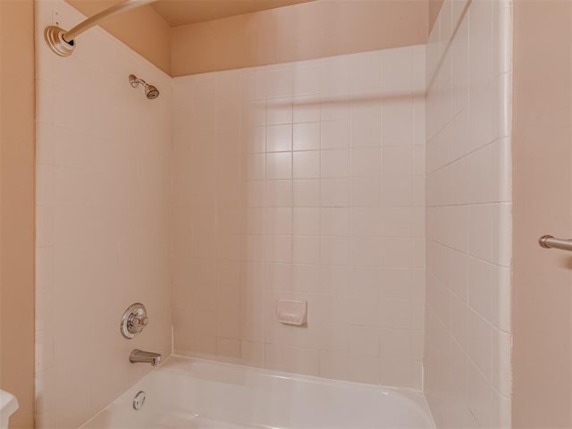 bathroom with shower / bathtub combination