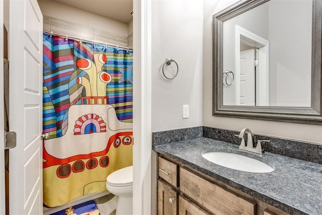 3910 Sienna Rdg, Newcastle, OK 73065 - full bathroom featuring a shower with curtain, toilet, and vanity