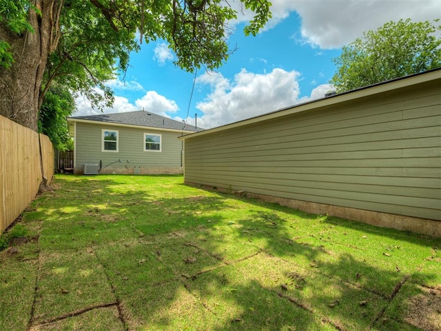 1413 NE 14th St, Oklahoma City, OK 73117 - view of yard featuring cooling unit