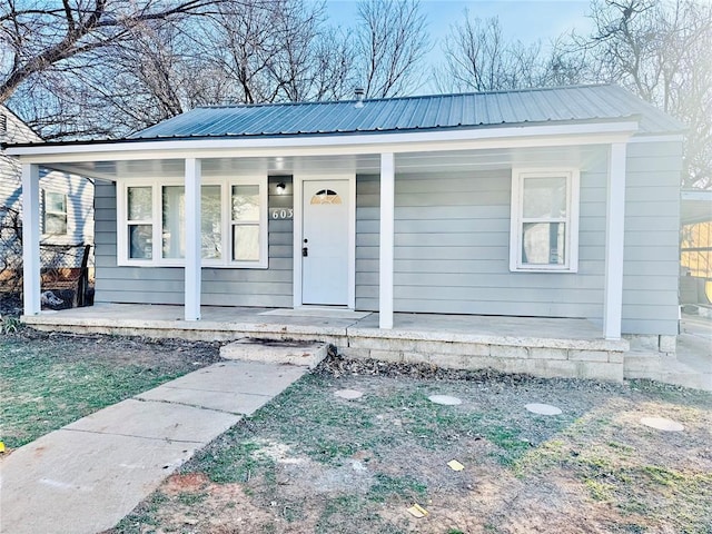 view of front of property with a porch