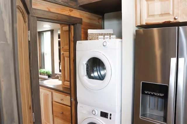 161720 N 4335th Rd, Clayton, OK 74536 - laundry room featuring laundry area, a sink, and stacked washer / drying machine