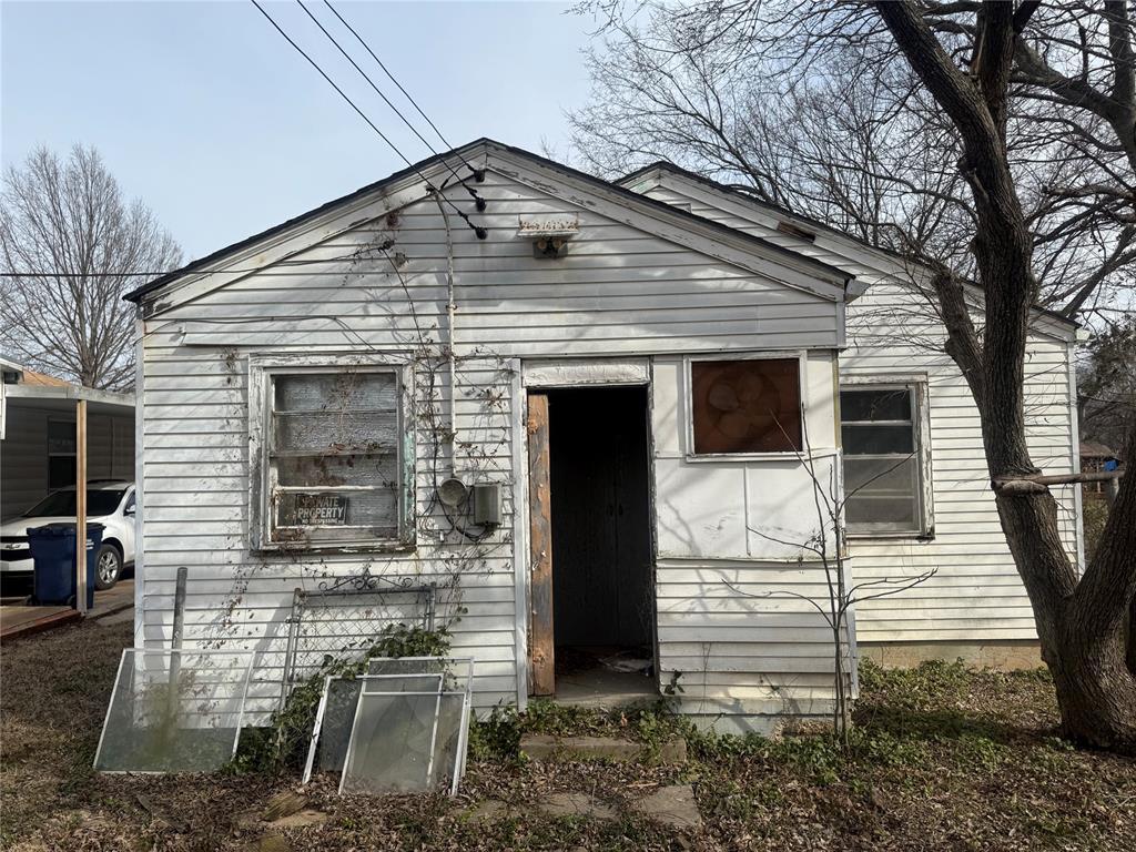 view of front of home