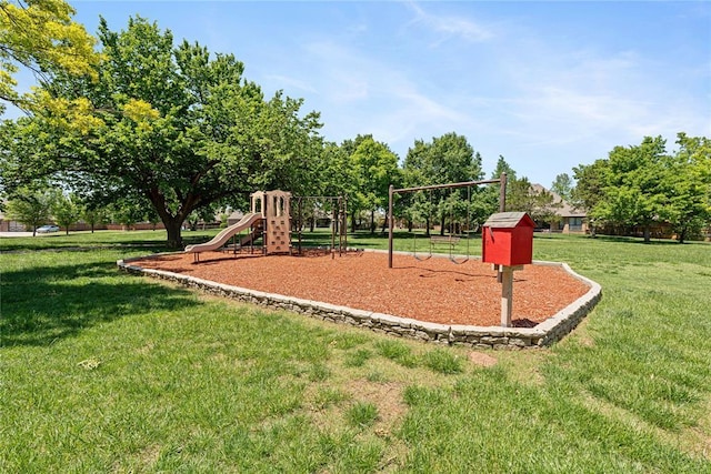 1525 NW 176th St, Edmond, OK 73012 - community play area with a yard