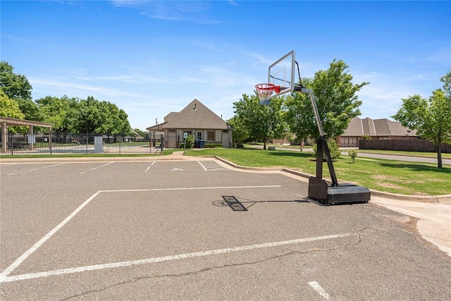 1525 NW 176th St, Edmond, OK 73012 - view of basketball court