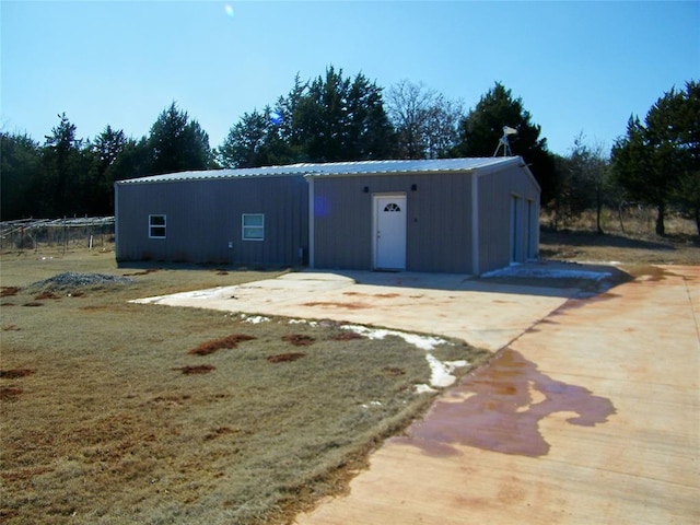 view of outbuilding